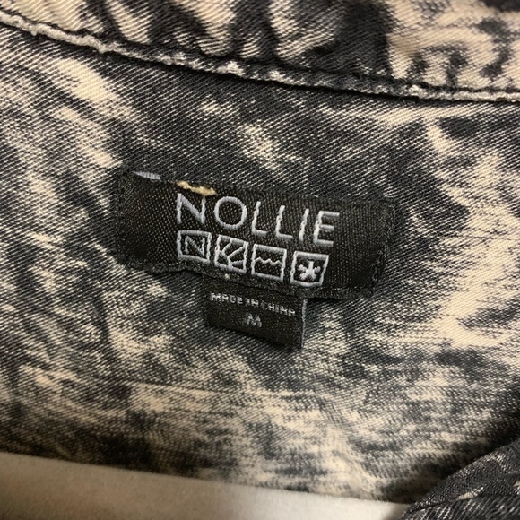 Nollie Sleeveless Button Down Shirt - Picture 3 of 4